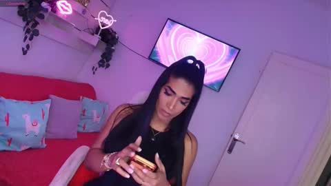 Snapshot of niickylovee chatting on 01-18-26, 06:34 Nicolle Bustamante online show from 01-18-26, 06:34