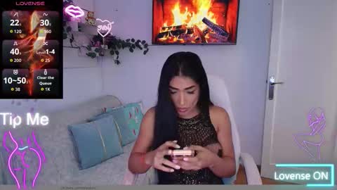 Snapshot of niickylovee chatting on 02-11-26, 05:40 Nicolle Bustamante online show from 02-11-26, 05:40