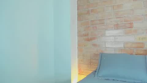 Snapshot of niicole_steele chatting on 06-25-26, 01:05 Niicole online show from 06-25-26, 01:05