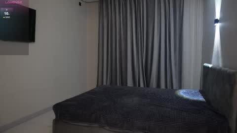 Nik online show from 09-21-25, 05:47