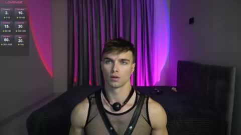 Snapshot of nik_sharp chatting on 01-07-26, 04:42 Nik online show from 01-07-26, 04:42