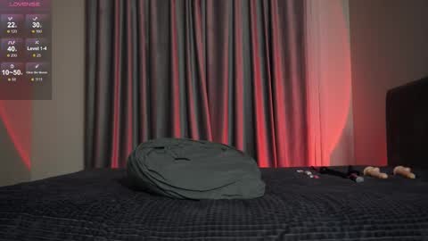 Snapshot of nik_sharp chatting on 02-01-26, 05:00 Nik online show from 02-01-26, 05:00