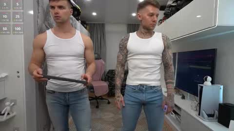 Snapshot of nik_sharp chatting on 02-15-26, 02:14 Nik online show from 02-15-26, 02:14