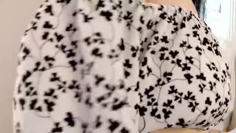 Snapshot of nikaflowers chatting on 01-30-25, 05:09 Nika online show from 01-30-25, 05:09