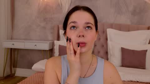 Snapshot of nikaflowers chatting on 10-01-25, 02:50 Nika online show from 10-01-25, 02:50