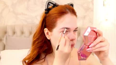 Snapshot of nikaflowers chatting on 11-11-25, 02:44 Nika online show from 11-11-25, 02:44