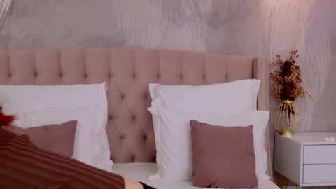 Snapshot of nikaflowers chatting on 11-13-25, 03:05 Nika online show from 11-13-25, 03:05