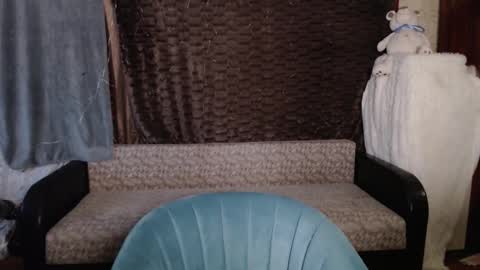 Nika online show from 10-13-25, 03:39