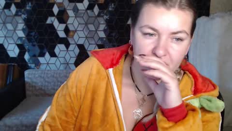 Nika online show from 12-16-25, 05:01