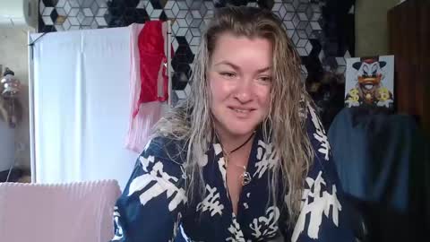 Snapshot of nikaskylink chatting on 04-28-26, 06:29 Nika online show from 04-28-26, 06:29