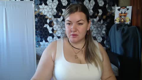 Snapshot of nikaskylink chatting on 05-04-26, 05:03 Nika online show from 05-04-26, 05:03