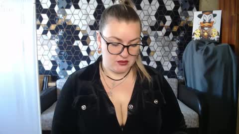Snapshot of nikaskylink chatting on 05-06-26, 05:14 Nika online show from 05-06-26, 05:14