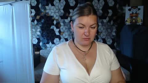 Snapshot of nikaskylink chatting on 05-28-26, 03:04 Nika online show from 05-28-26, 03:04