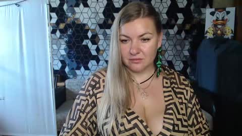 Snapshot of nikaskylink chatting on 05-29-26, 05:16 Nika online show from 05-29-26, 05:16