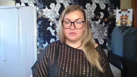 Snapshot of nikaskylink chatting on 06-03-26, 05:10 Nika online show from 06-03-26, 05:10