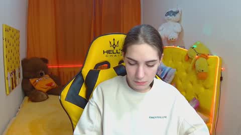Snapshot of nikastarkk chatting on 02-06-25, 10:43 nikastarkk online show from 02-06-25, 10:43