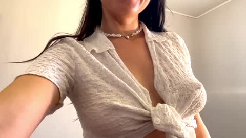 Snapshot of nikavenus chatting on 12-17-24, 09:17 Nika online show from 12-17-24, 09:17