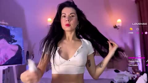 Snapshot of nikavenus chatting on 11-17-25, 07:36 Nika online show from 11-17-25, 07:36