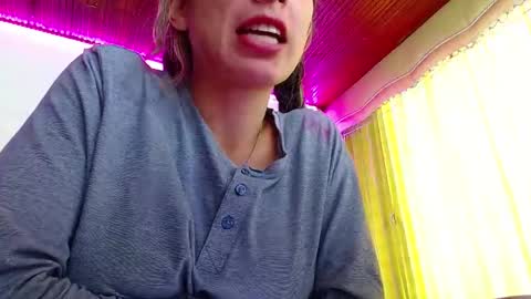 Snapshot of niki_1998 chatting on 12-14-24, 07:25 Natalia online show from 12-14-24, 07:25