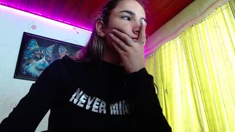 Snapshot of niki_1998 chatting on 12-19-24, 07:29 Natalia online show from 12-19-24, 07:29