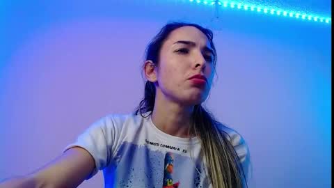 Snapshot of niki_1998 chatting on 03-11-25, 03:26 Natalia online show from 03-11-25, 03:26
