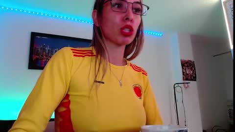 Snapshot of niki_1998 chatting on 09-10-25, 03:28 Natalia online show from 09-10-25, 03:28