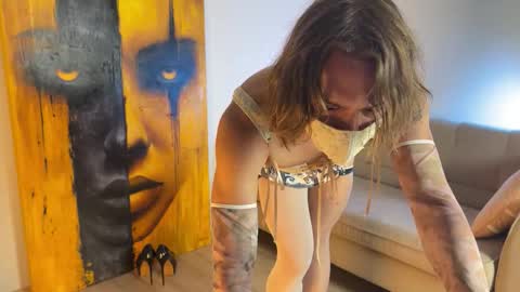 Snapshot of nikibabycd chatting on 03-19-26, 05:50 NIKI online show from 03-19-26, 05:50