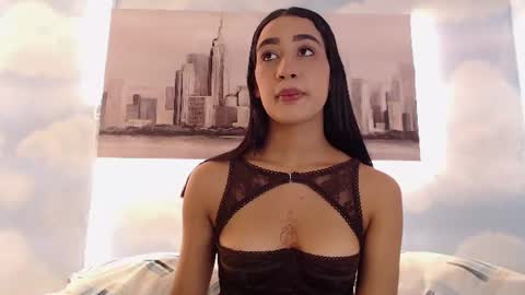 Snapshot of nikibrice chatting on 07-05-26, 02:07 online show from 07-05-26, 02:07