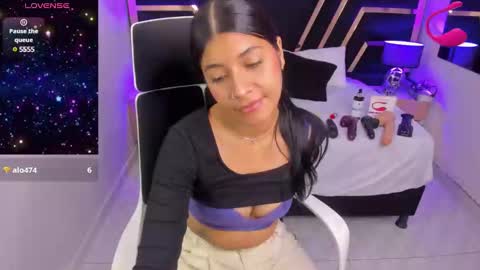 Niki online show from 01-18-25, 01:51