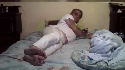 nikibutt19701970 online show from 10-20-25, 10:10