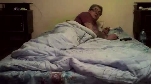 nikibutt19701970 online show from 11-17-25, 09:09