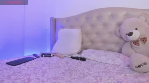 Snapshot of nikiibrooks chatting on 03-04-25, 04:06 Niikii online show from 03-04-25, 04:06