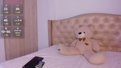 Snapshot of nikiibrooks chatting on 06-04-26, 03:07 Niikii online show from 06-04-26, 03:07
