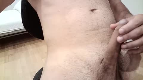 Snapshot of nikiliu chatting on 10-21-25, 08:20 nikiliu online show from 10-21-25, 08:20