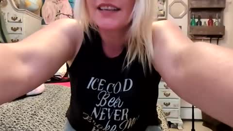 Snapshot of nikki32313 chatting on 05-06-26, 03:13 nikki32313 online show from 05-06-26, 03:13