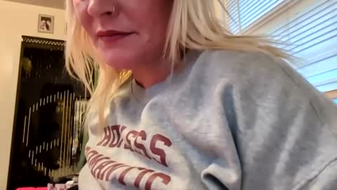 Snapshot of nikki32313 chatting on 05-08-26, 10:20 nikki32313 online show from 05-08-26, 10:20