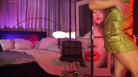 Nikki online show from 10-17-25, 12:08