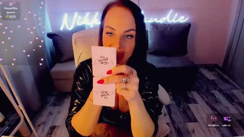 nikki_blondiee online show from 02-13-25, 07:56