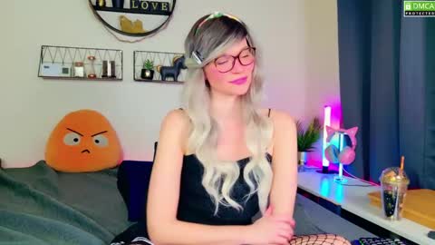 Kitty Chatte online show from 01-22-25, 08:38