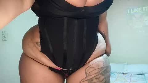 Snapshot of nikki_gray chatting on 05-24-26, 10:59 Nikkita online show from 05-24-26, 10:59