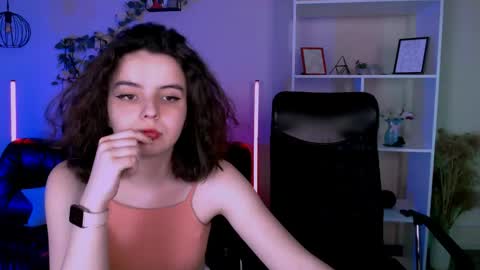 Snapshot of nikki_kiss_ chatting on 06-01-26, 08:27 nikki_kiss_ online show from 06-01-26, 08:27