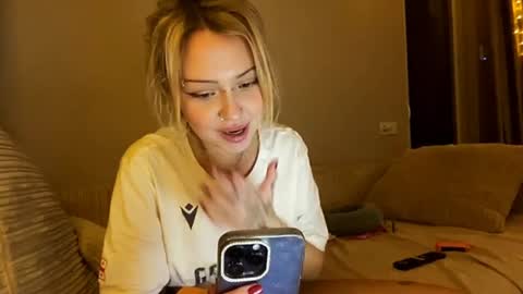 nicolette online show from 12-24-24, 11:11