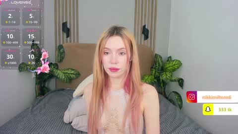 Snapshot of nikkimiltons chatting on 01-10-25, 01:09 Nikki online show from 01-10-25, 01:09