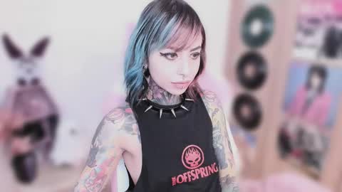 Snapshot of nikkiramone chatting on 02-03-26, 11:15 Nikki Ramone online show from 02-03-26, 11:15