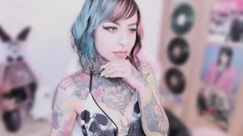 Snapshot of nikkiramone chatting on 02-04-26, 10:32 Nikki Ramone online show from 02-04-26, 10:32