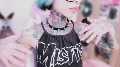 Snapshot of nikkiramone chatting on 02-19-26, 10:55 Nikki Ramone online show from 02-19-26, 10:55