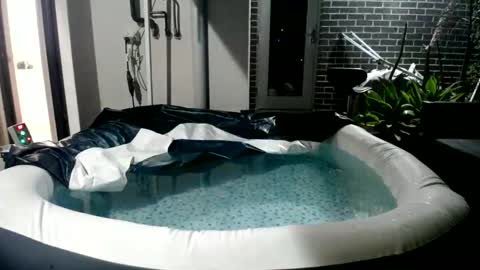 Snapshot of nikkkibabyyyy chatting on 12-05-24, 12:11 Niquita Sparkles online show from 12-05-24, 12:11