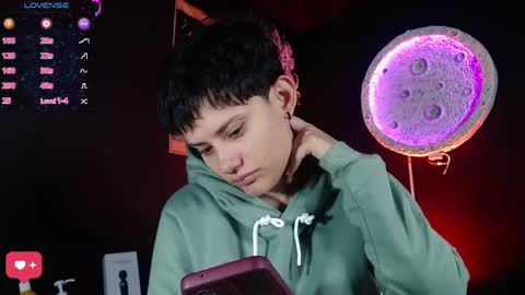 Snapshot of nikky_tomboy444 chatting on 05-09-26, 01:16 Nikky online show from 05-09-26, 01:16