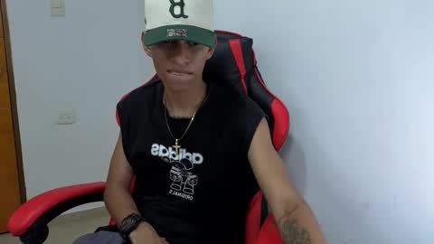 Snapshot of niklaus_wolf chatting on 03-12-26, 02:07 niklaus_wolf online show from 03-12-26, 02:07