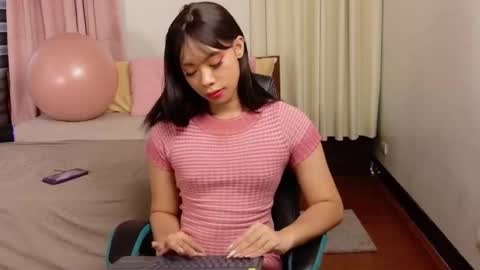 Niko Lynn online show from 10-22-25, 04:13